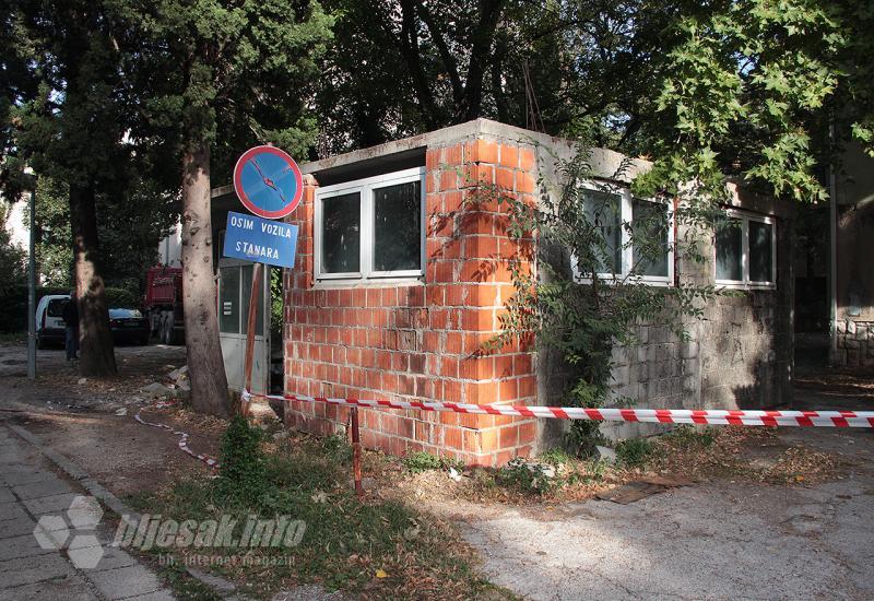 Rušenje na ulicama Mostara - Nastavlja se rušenje po Mostaru