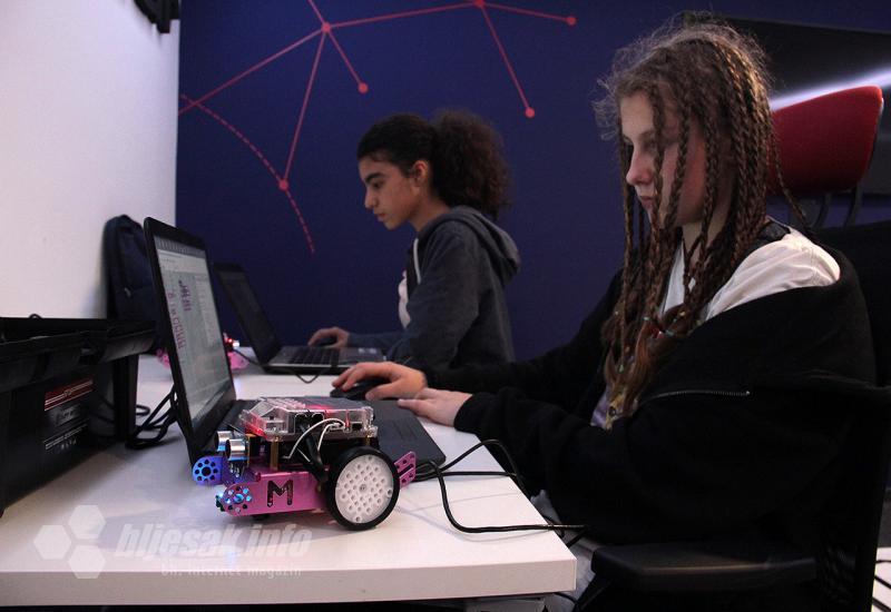Mostar: Djevojčice se natjecale u programiranju i robotici