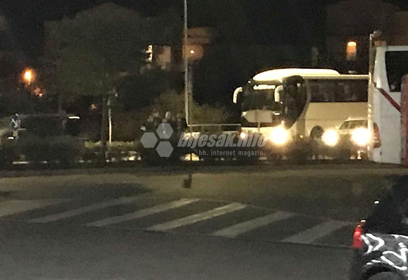 Široki Brijeg: Autobus iskrcao putnike na kružnom toku