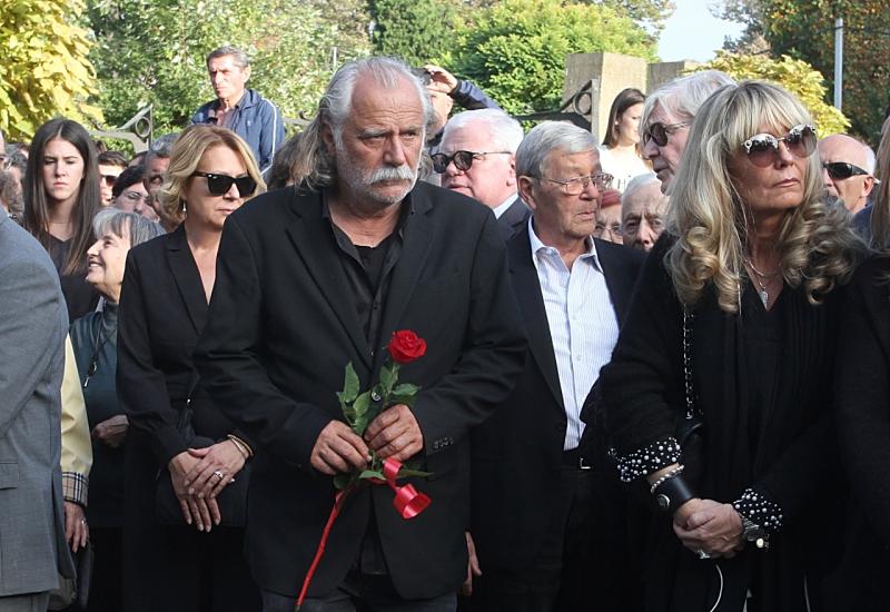 Od Milene su se oprostile mnogobrojne kolege - U Aleji zaslužnih građana sahranjena Milena Dravić
