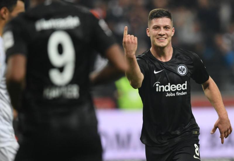 Mladi Srbin  Luka Jović postigao pet golova za Eintracht!
