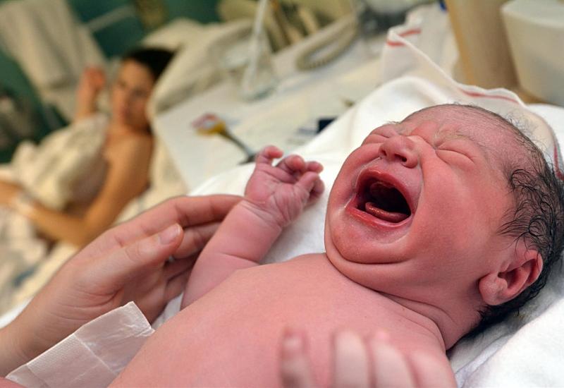 Sretna vijest: Rođene trojke i dva para blizanaca