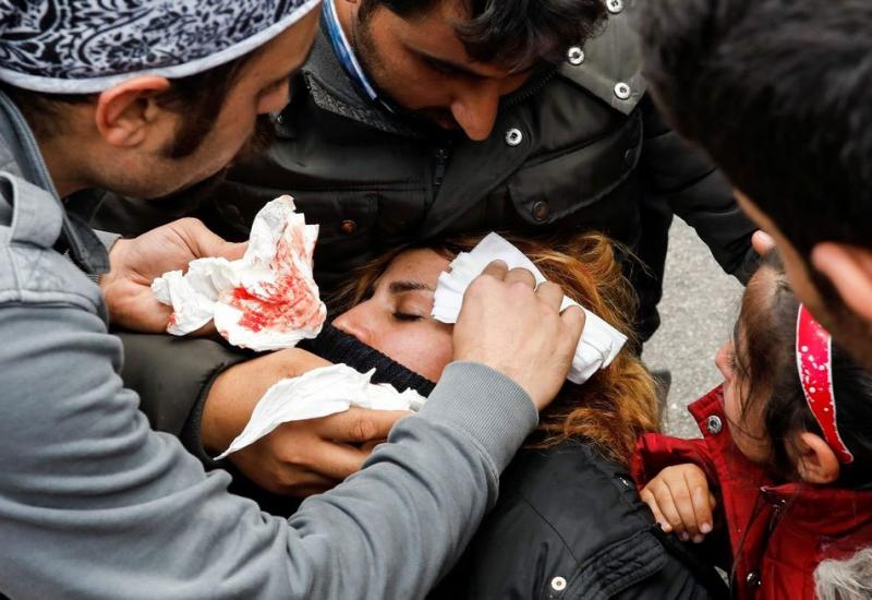 Ozlijeđeni migranti - Neredi na granici: Tri migranta zadobila ozljede, među njima i dijete