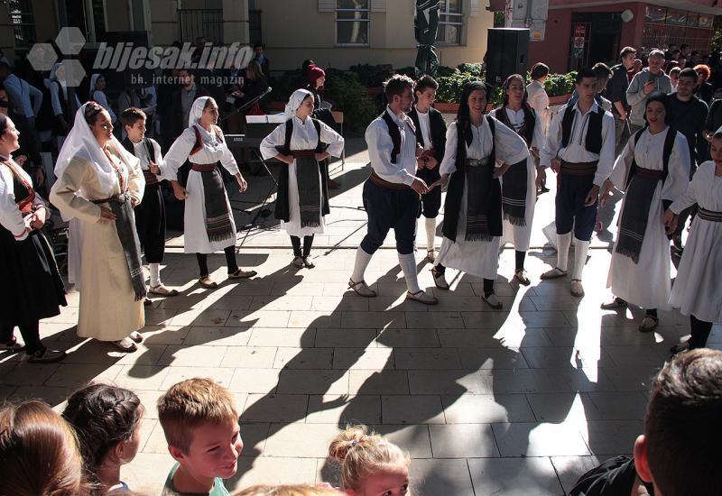 Dani kruha osnovnih i srednjih škola Mostara - Dani kruha i zahvalnosti za plodove Zemlje u Mostaru