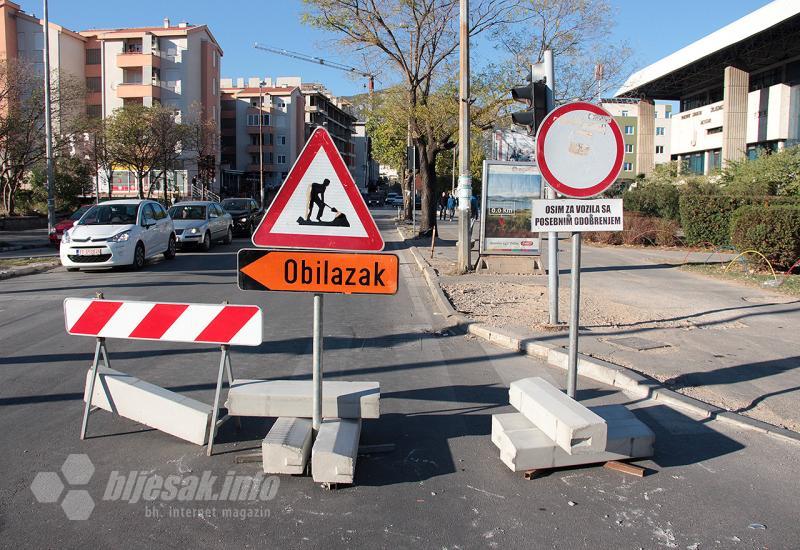 Radovi u Titovoj ulici - Prometovanje zatvorenom prometnicom: Za mostarske vozače zabrane ne vrijede