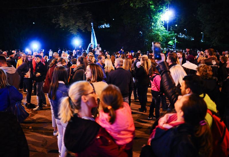 Mirno okupljanje u Sarajevu: Dopustiti policiji veće ovlasti