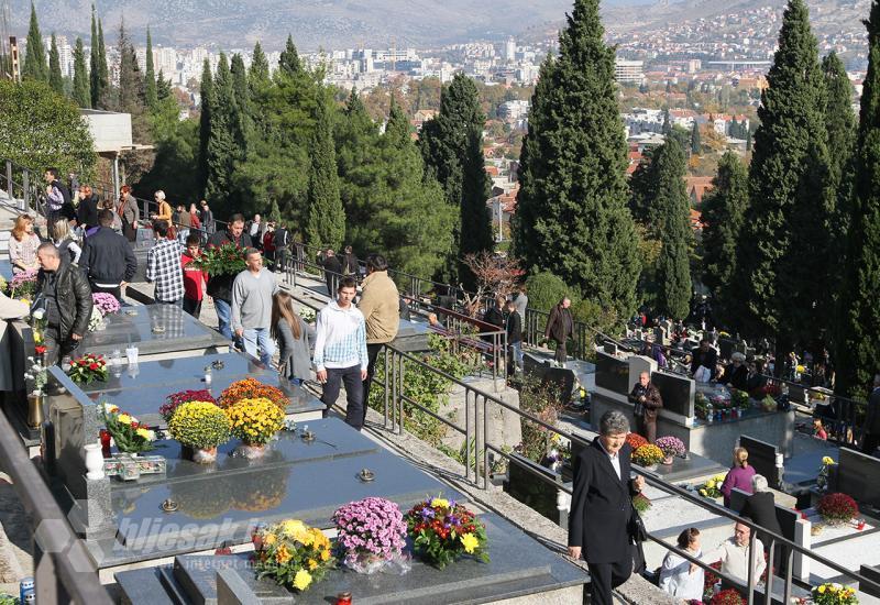 Svi sveti u Mostaru - Svi sveti i Dušni dan: Pogledajte raspored misa na grobljima 