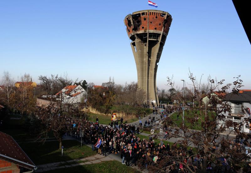 Branitelji organizirano u Vukovar