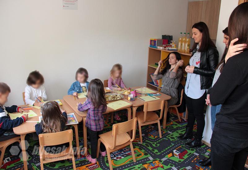 Učionica u Bafo naselju - dolaze djeca željna igre i učenja