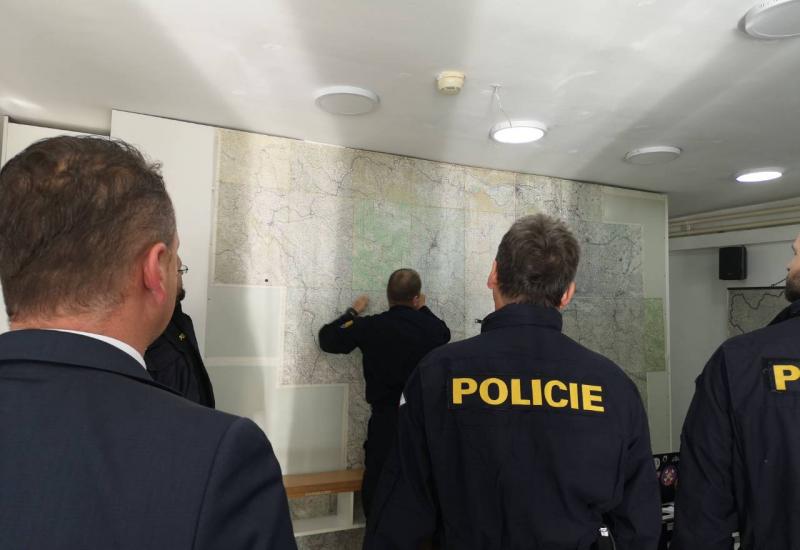 Timovi češke policije i FUCZ krenuli sa uklanjanjem eksplozivnih sredstava u BiH 