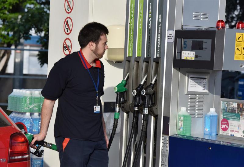 Mostarski taksisti dižu cijene zbog skupog goriva