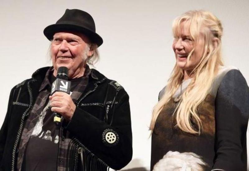 Neil Young i Daryl Hannah - Brak nakon četiri godine veze: Neil Young oženio Daryl Hannah