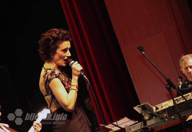 Koncert Doris Dragović u Mostaru - Prepuna Kosača uživala u glazbenom spektaklu Doris Dragović