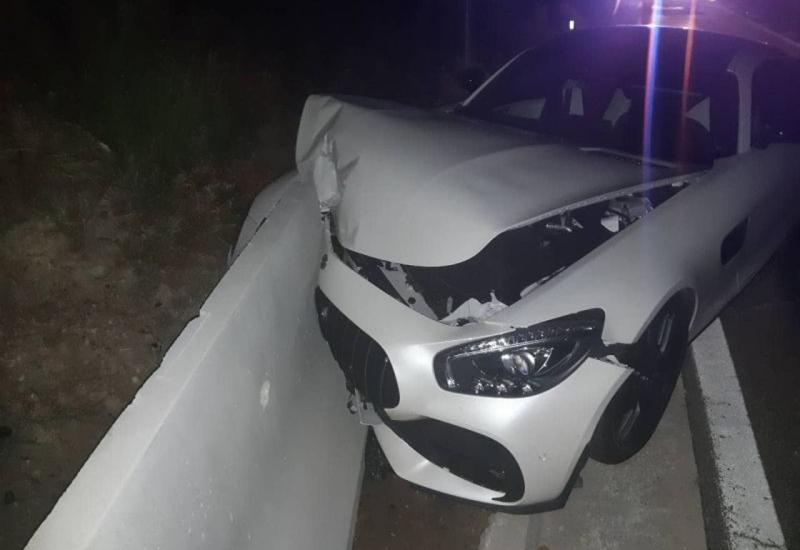 Hrvatska: Vozač iz BiH se luksuznim Mercedesom zabio u zid