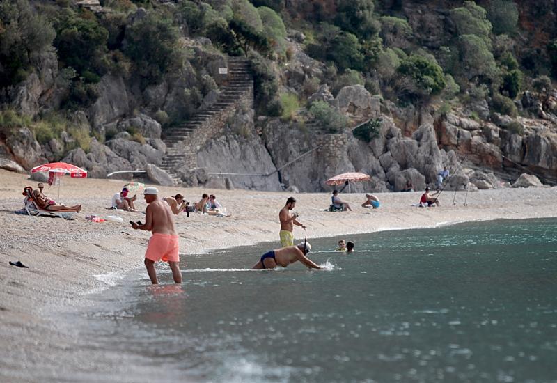 Kao da nije studeni: Sunčanje i kupanje na 25 stupnjeva