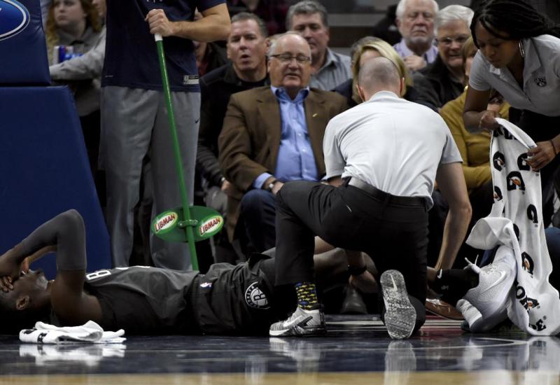 Pogledajte stravičan lom noge igrača Netsa, NBA zvijezde plakale na terenu