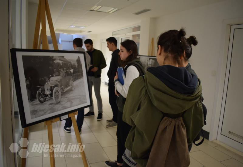 Aukcijska izložba učenika za izgradnju spomen-obilježja žrtvi Vukovara u Mostaru