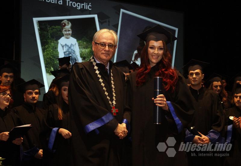 16. generacija diplomanata Medicinskog fakulteta sveučilišta u Mostaru - Promocija budućih liječnika: Muku i trud okrunili diplomama