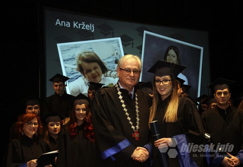 Promocija liječnika u Mostaru: Muku i trud okrunili diplomama