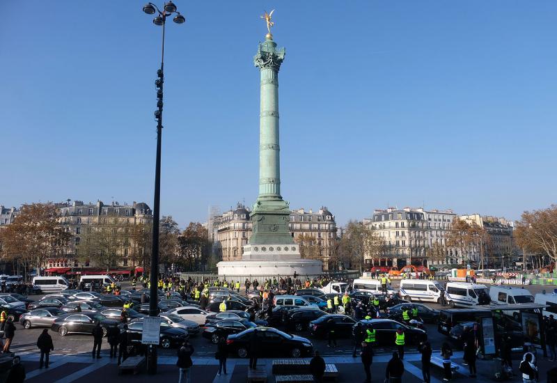 Više od 240.000 Francuza na ulici zbog poskupljenja goriva