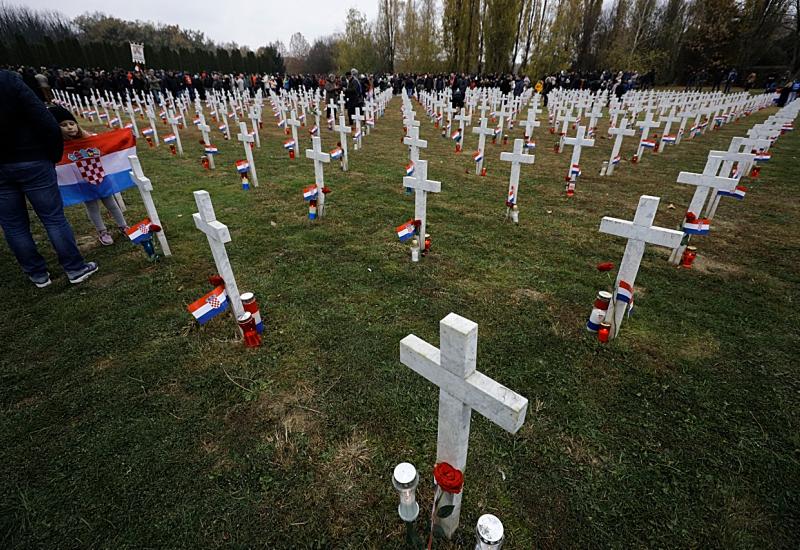 Na Memorijalnom groblju održana misa za poginule i nestale branitelje Vukovara