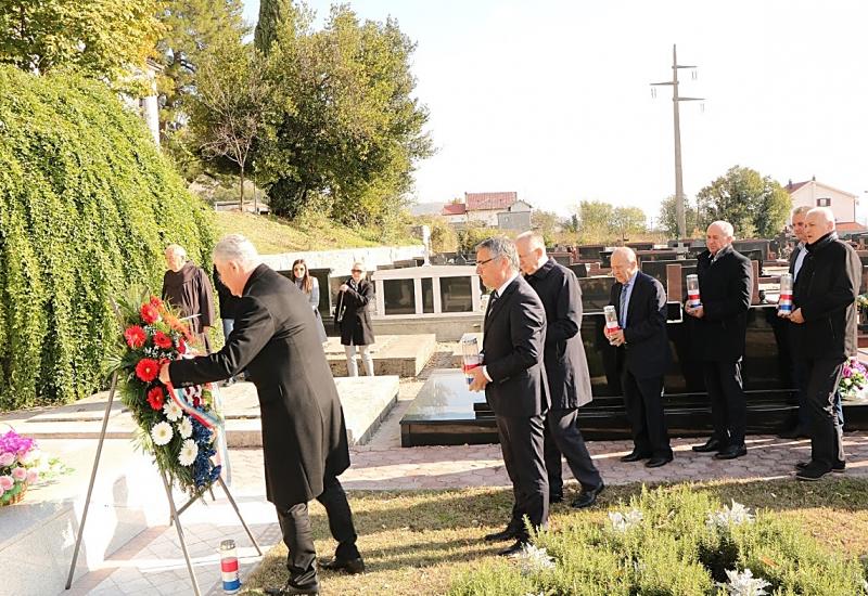Položen vijenac na grob Mate Bobana - Grude se prisjetile utemeljenja Herceg Bosne i Mate Bobana