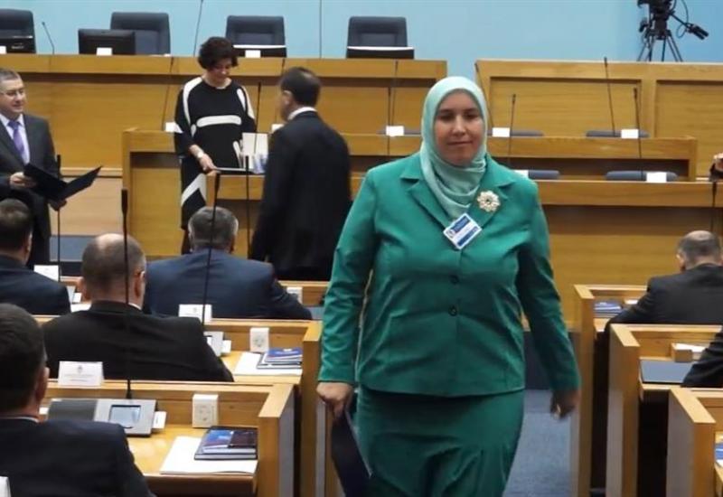 Begija Smajić  - Prva žena sa hidžabom u NSRS