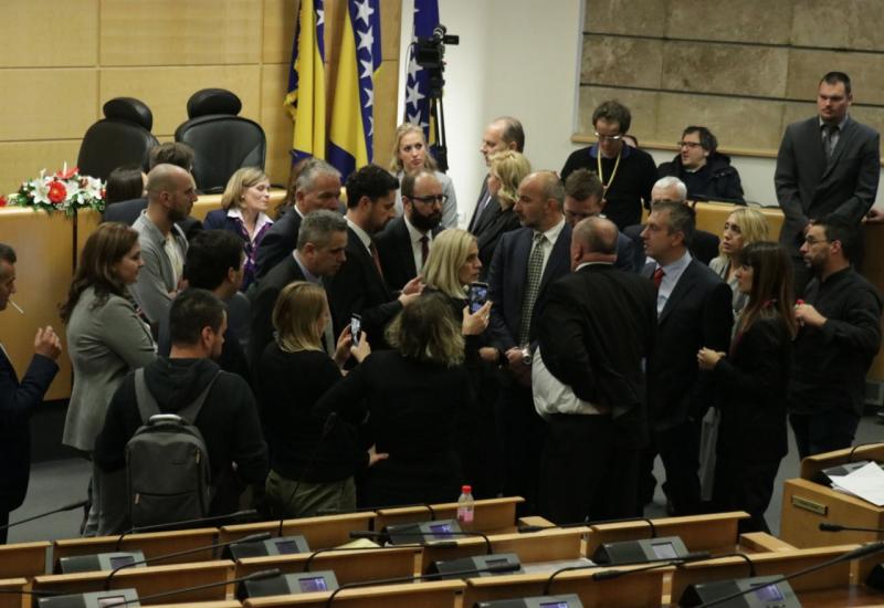 Nova većina bez HDZ i SDA: Karabajić predsjedavajući Parlamenta FBiH