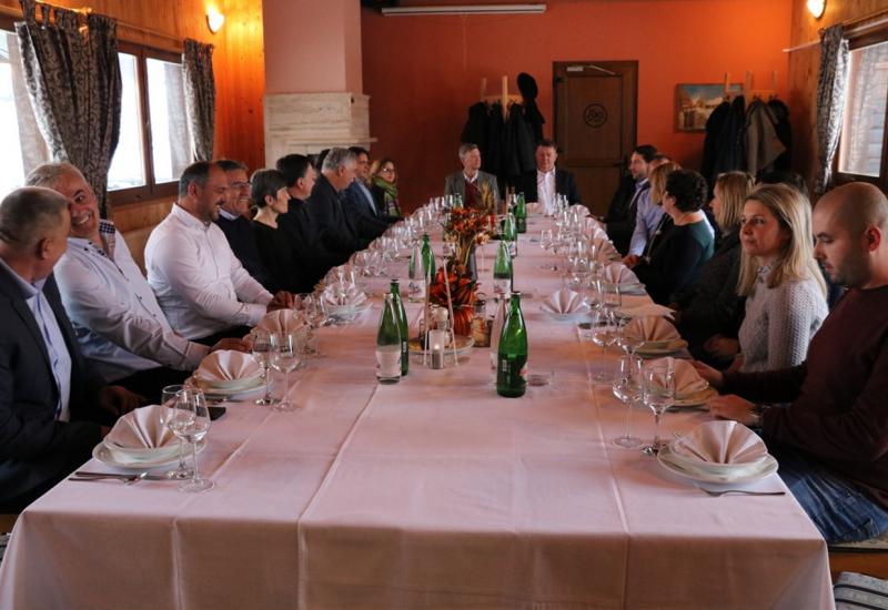 Vlada ŽZH organizirala svečani ručak povodom američkog Dana zahvalnosti