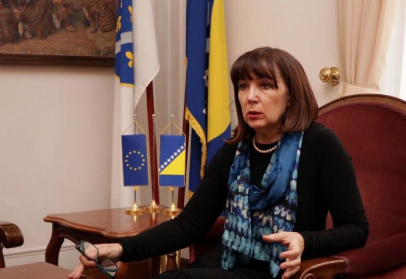 Dr. Melika Mahmutbegović, aktualna potpredsjednica Federacije BiH - Potpredsjednica Federacije održala predavanje o karcinomu dojke