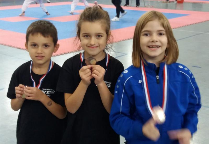 Natjecatelji Cro Ctara na Taekwondo prvenstvu Herceg–Bosne - CroStaru 15 medalja na Taekwondo prvenstvu Herceg–Bosne