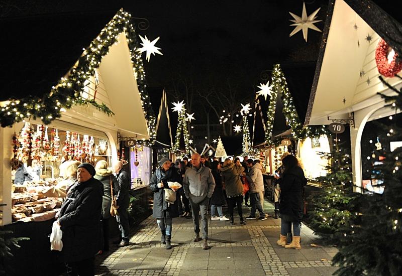 Mnogobrojni posjetitelji - Njemačka: Božićni trg mami uzdahe od 14. stoljeća