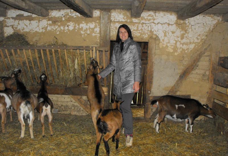 Krstina uživa raditi na selu - Mlada Krstina Bojić: Nakon što nije uspjela pronaći posao posvetila se uzgoju alpskih koza
