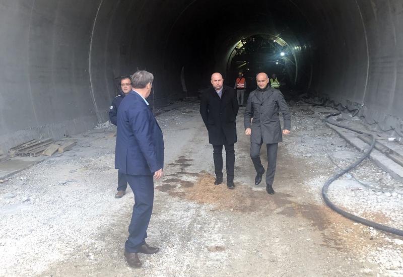 Lasić u obilasku gradilišta - Ministar na odlasku obišao gradilište ceste prema Neumu
