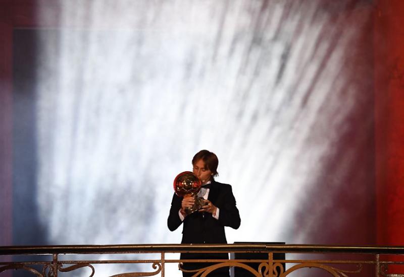 VIDEO | Luka Modrić je osvojio Zlatnu loptu