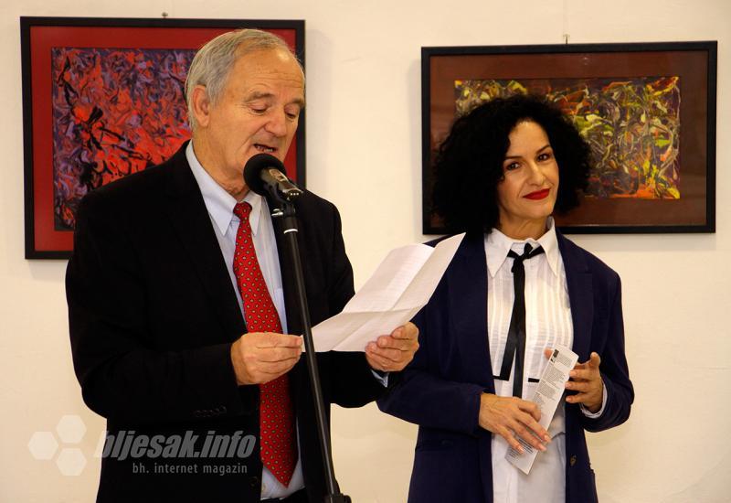 Izložba „Svijet svjetlosti i sjenki“ Esme Šabić - Mostaru predstavljeni likovni radovi Esme Šabić
