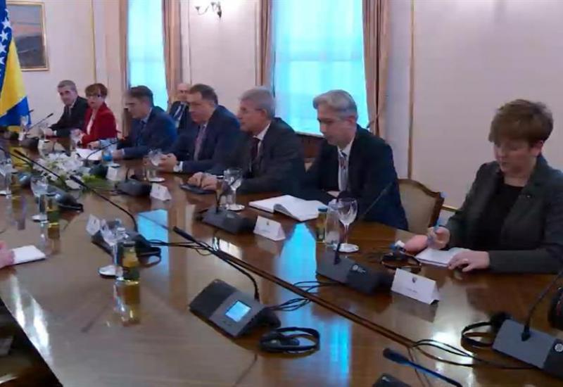  - Dodik na sastanku u Predsjedništvu BiH iako nema zastave RS-a