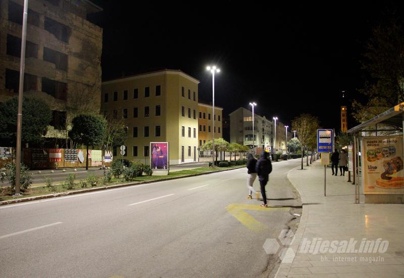 Postavljena LED rasvjeta  - Testiranje živaca u Mostaru: Nemojte Bulevarom, ako ne morate