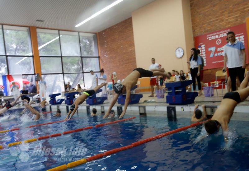 Još jedan start utrke - Mladi plivači i plivačice natječu se u Mostaru na sedmom božićnom kupu