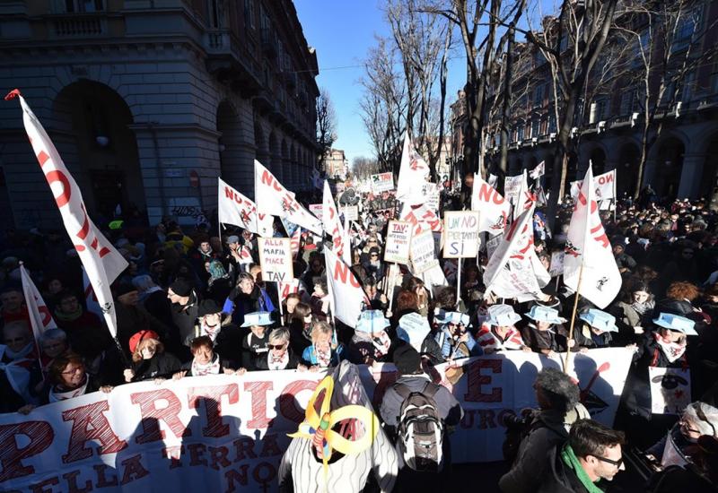 Deseci tisuća prosvjednika protiv brze željezničke linije Lyon-Torino