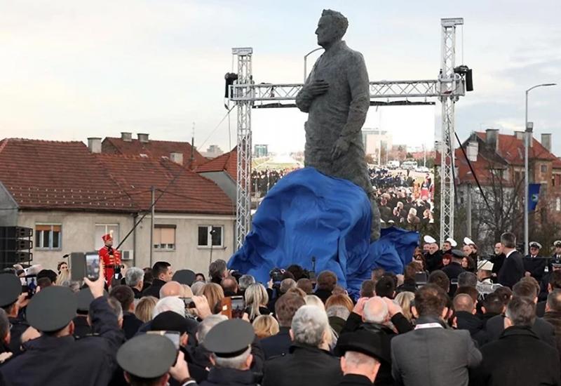 Zagreb: Otkriven Tuđmanov spomenik