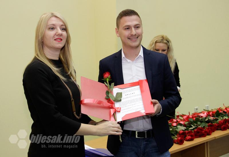 Dodjela nagrada najboljim studentima u Federaciji Bosne i Hercegovine - Ministrica Dilberović uručila nagrade najboljim studentima u FBiH