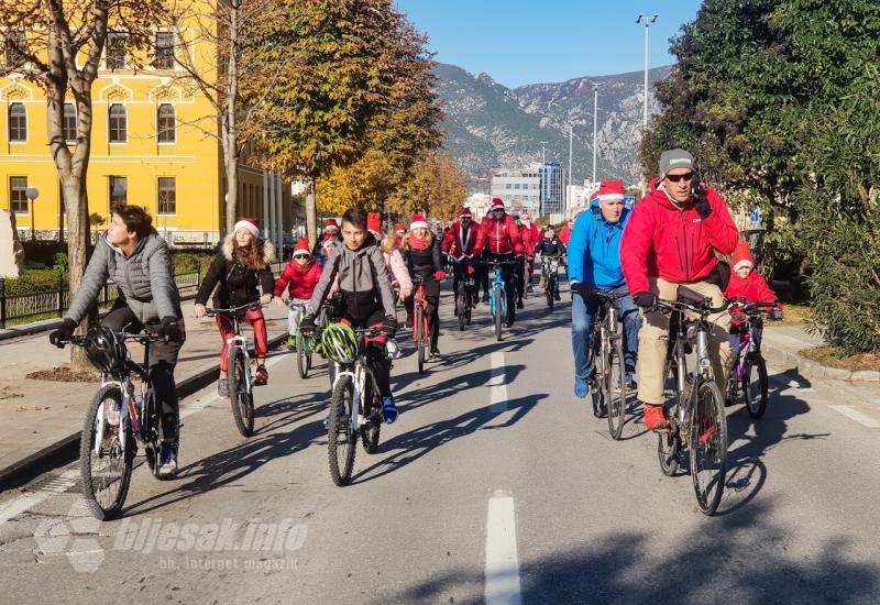 Biciklijada Djeda Božićnjaka - Biciklijada Djeda Božićnjaka donijela blagdansku čaroliju u Mostar