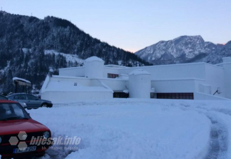 Snijeg u Jablanici - I dalje teško stanje u Jablanici: Službe na terenu saniraju štetu 