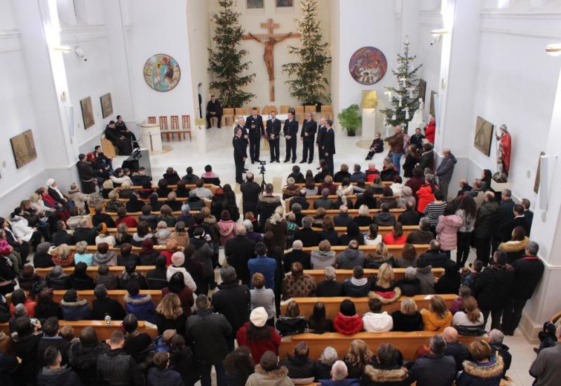 Svečani koncert u župnoj crkvi svetoga Juraja u Vitezu - Ministrica obrane BiH na svečanom koncertu u Vitezu