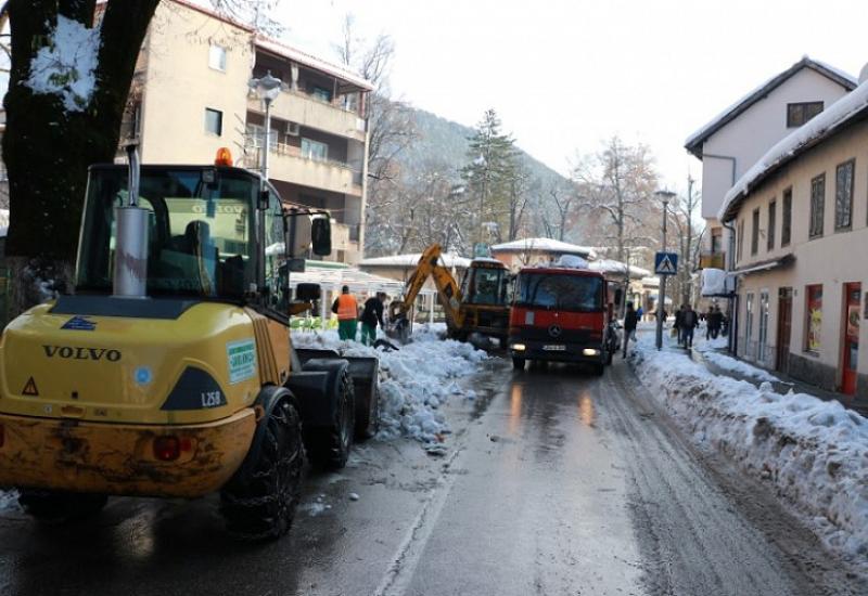 Čišćenje snijega - Produžuje se obustava nastave i vrtića u Jablanici