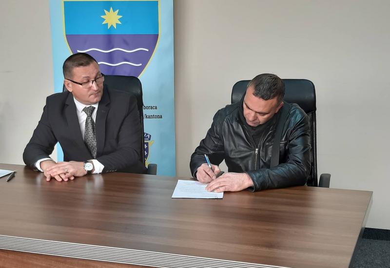 Potpisivanje ugovora  - Za stambeno zbrinjavanje braniteljske populacije Vlada HNŽ izdvojila 560.000 KM