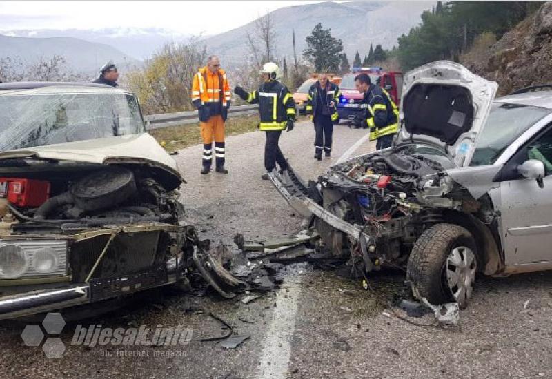 S mjesta nesreće - Mostar: U frontalnom sudaru na Kobilovači ozlijeđene tri osobe