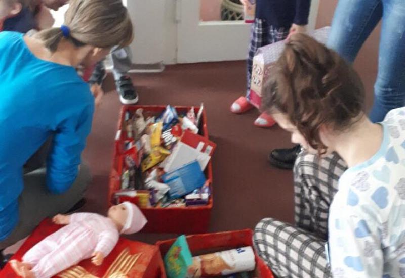 Uručenje donacije - Mostar: Mali dar za male prijatelje
