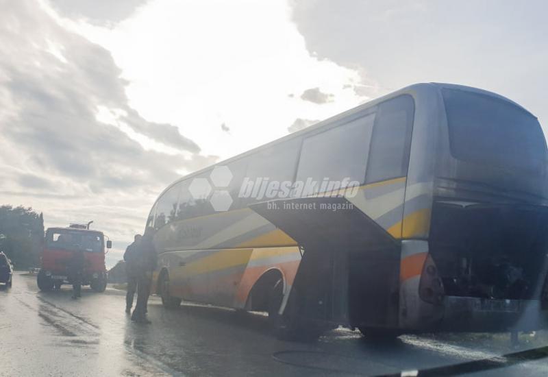 VIDEO | Mostar: Zapalio se Globtourov autobus